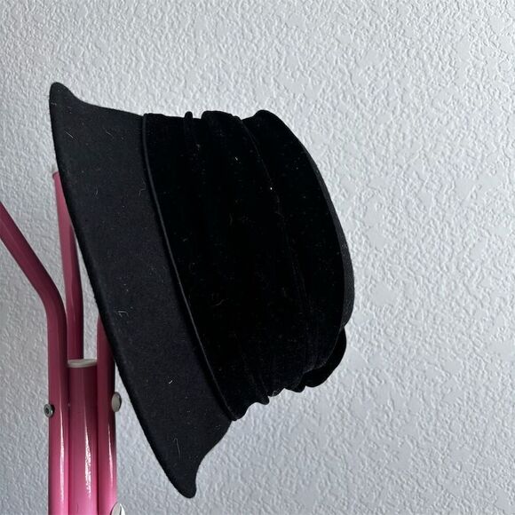 Vintage Betmar New York Women's Black Velvet Cloche Hat 6 1/2 - Picture 5 of 8
